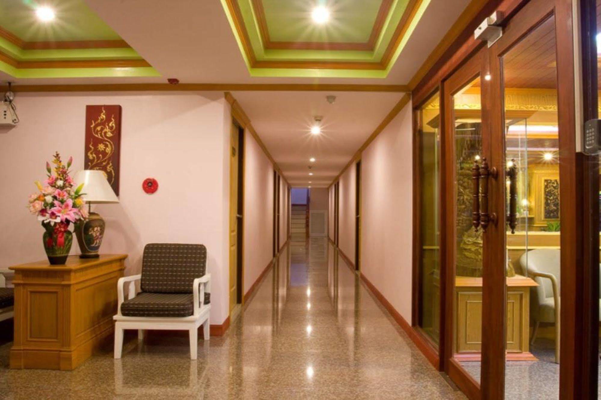 Oyo 280 Thai Garden Resort 曼谷 外观 照片